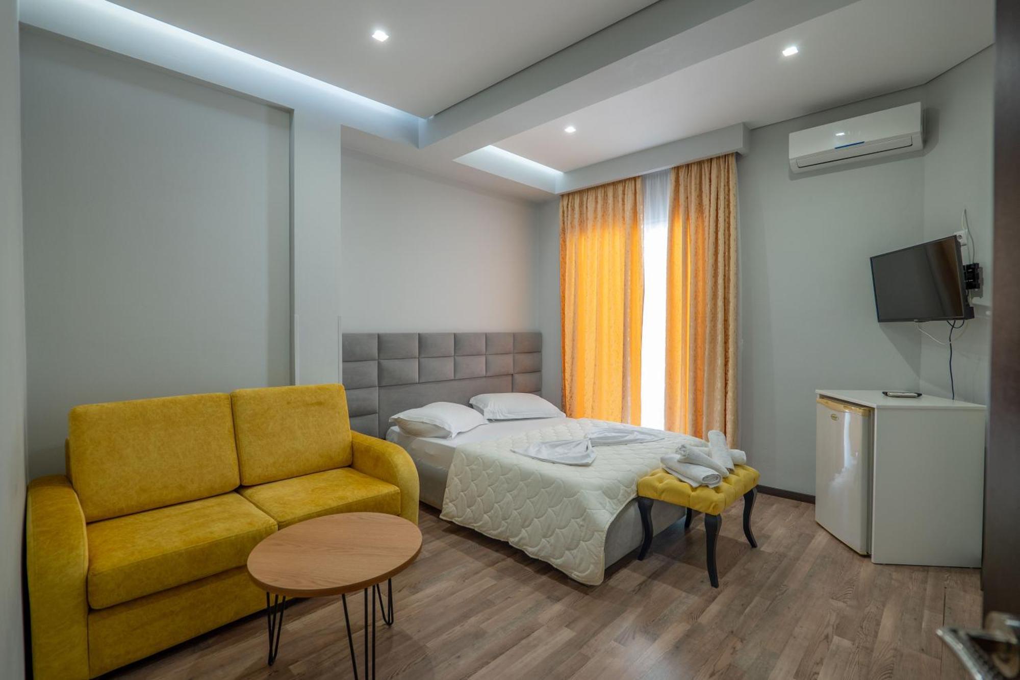 Sunkised Hotel Sarandë 외부 사진