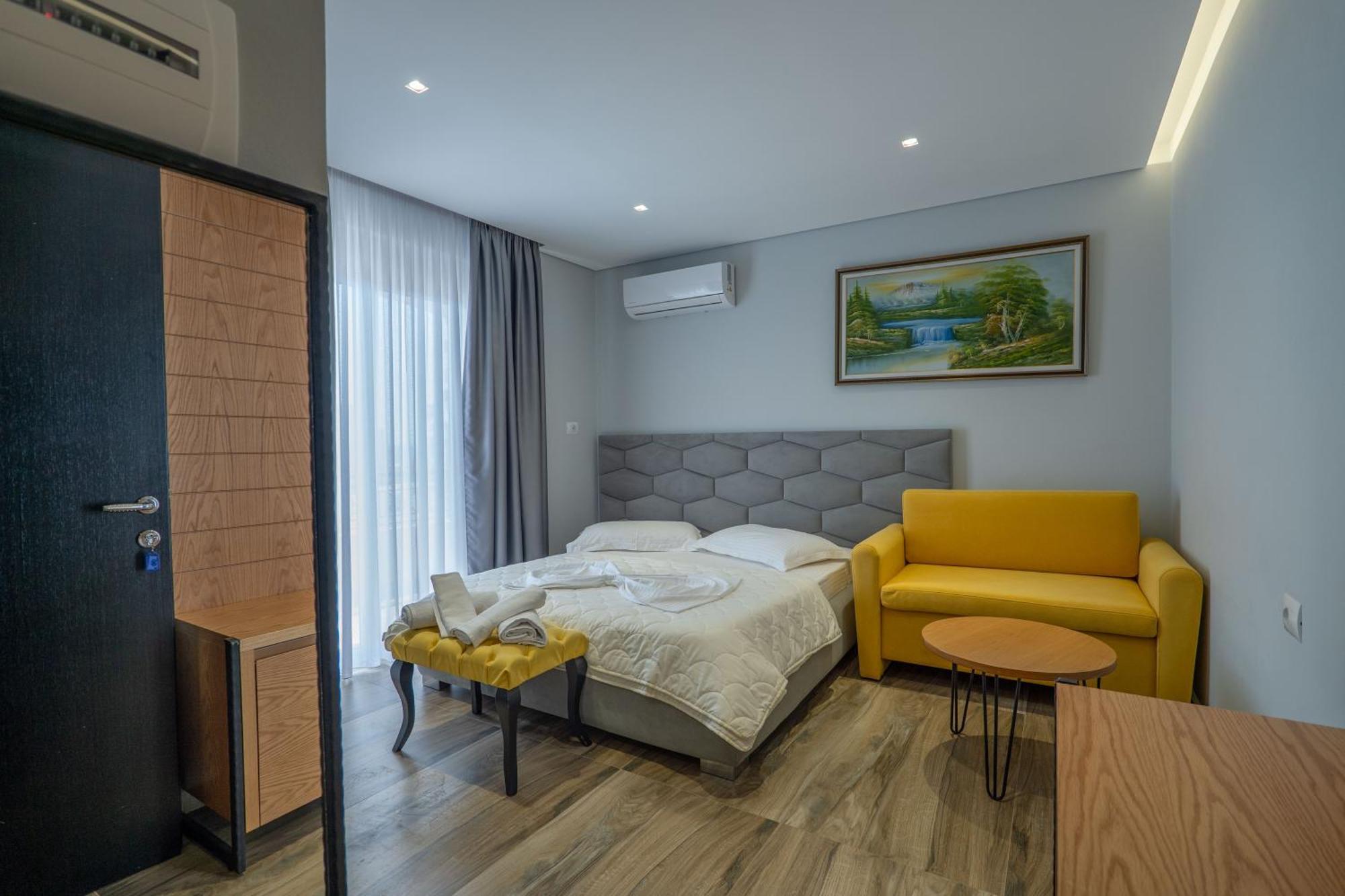 Sunkised Hotel Sarandë 외부 사진