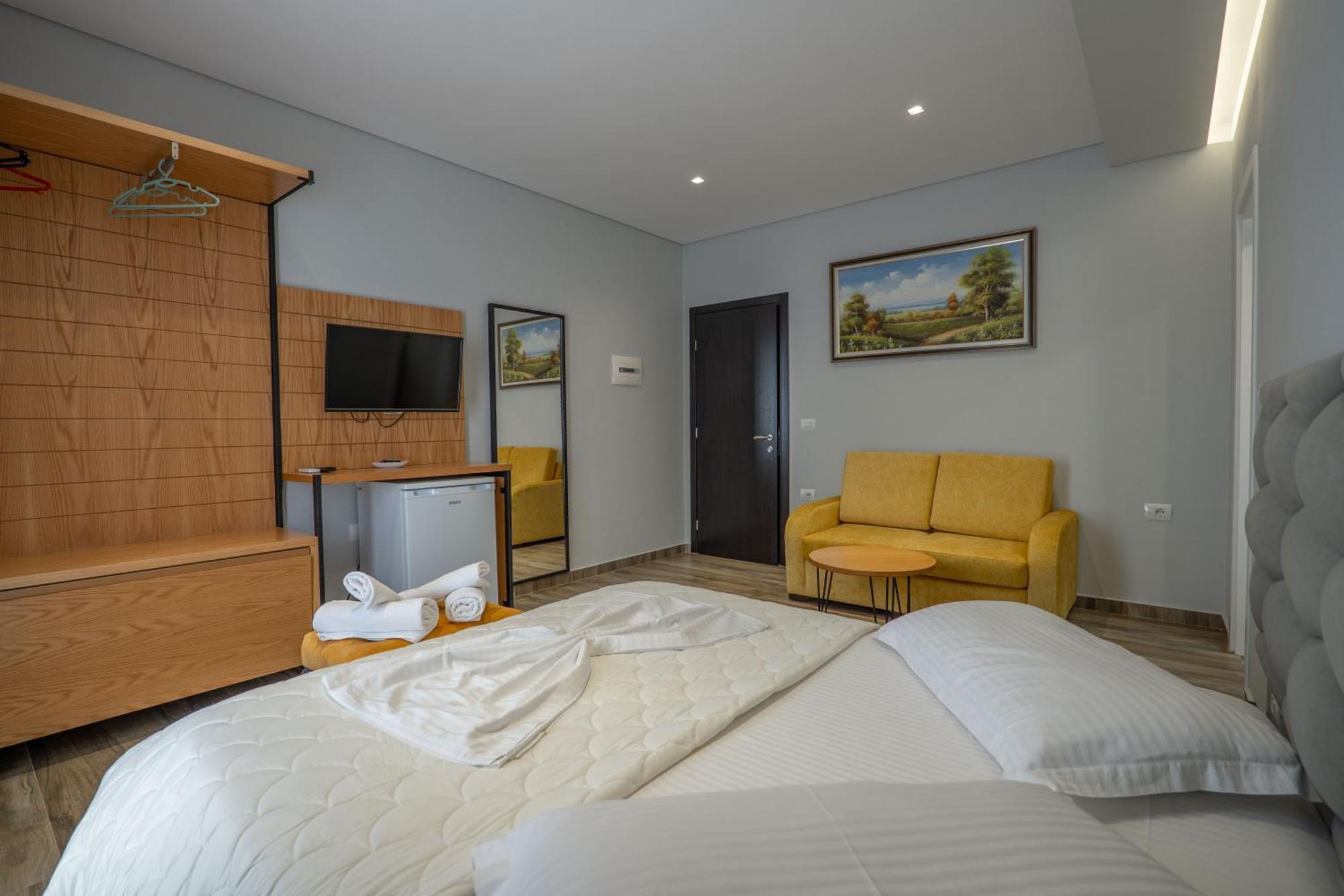 Sunkised Hotel Sarandë 외부 사진