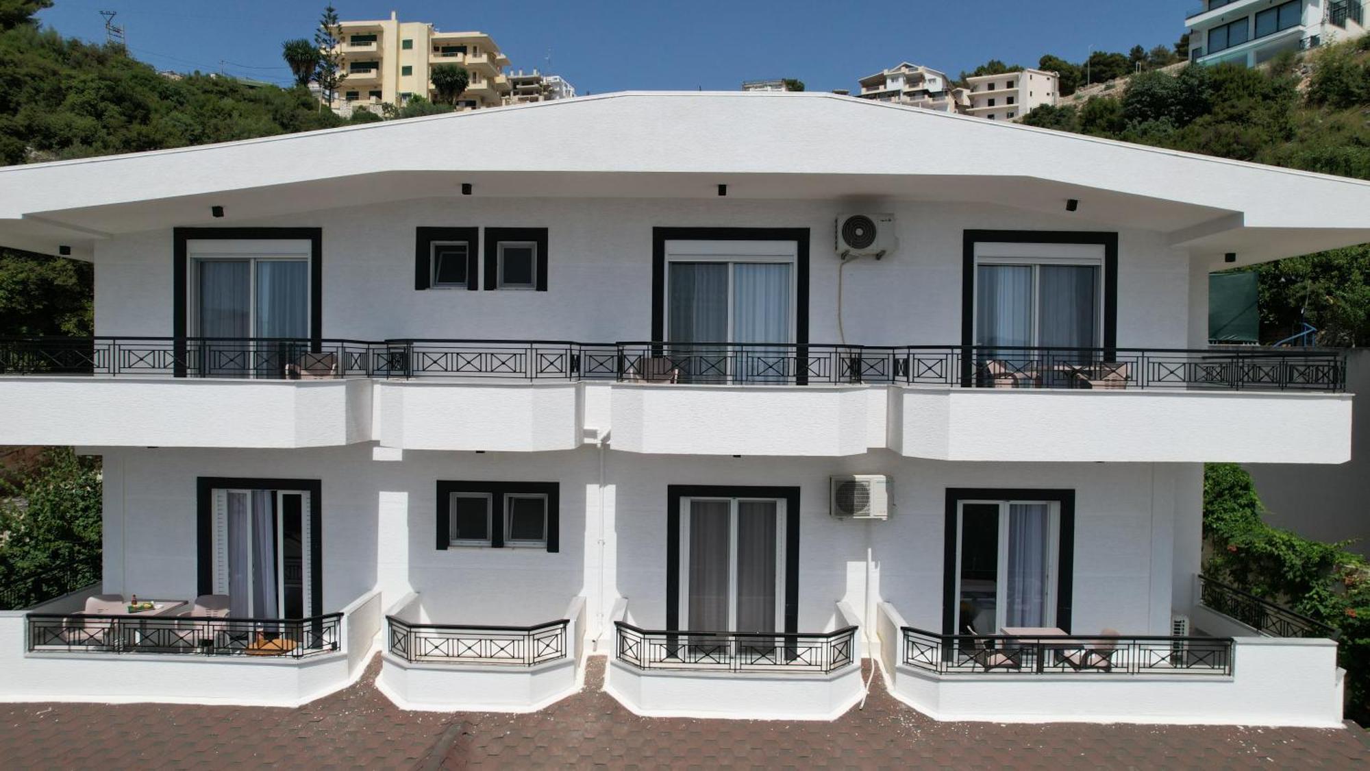 Sunkised Hotel Sarandë 외부 사진
