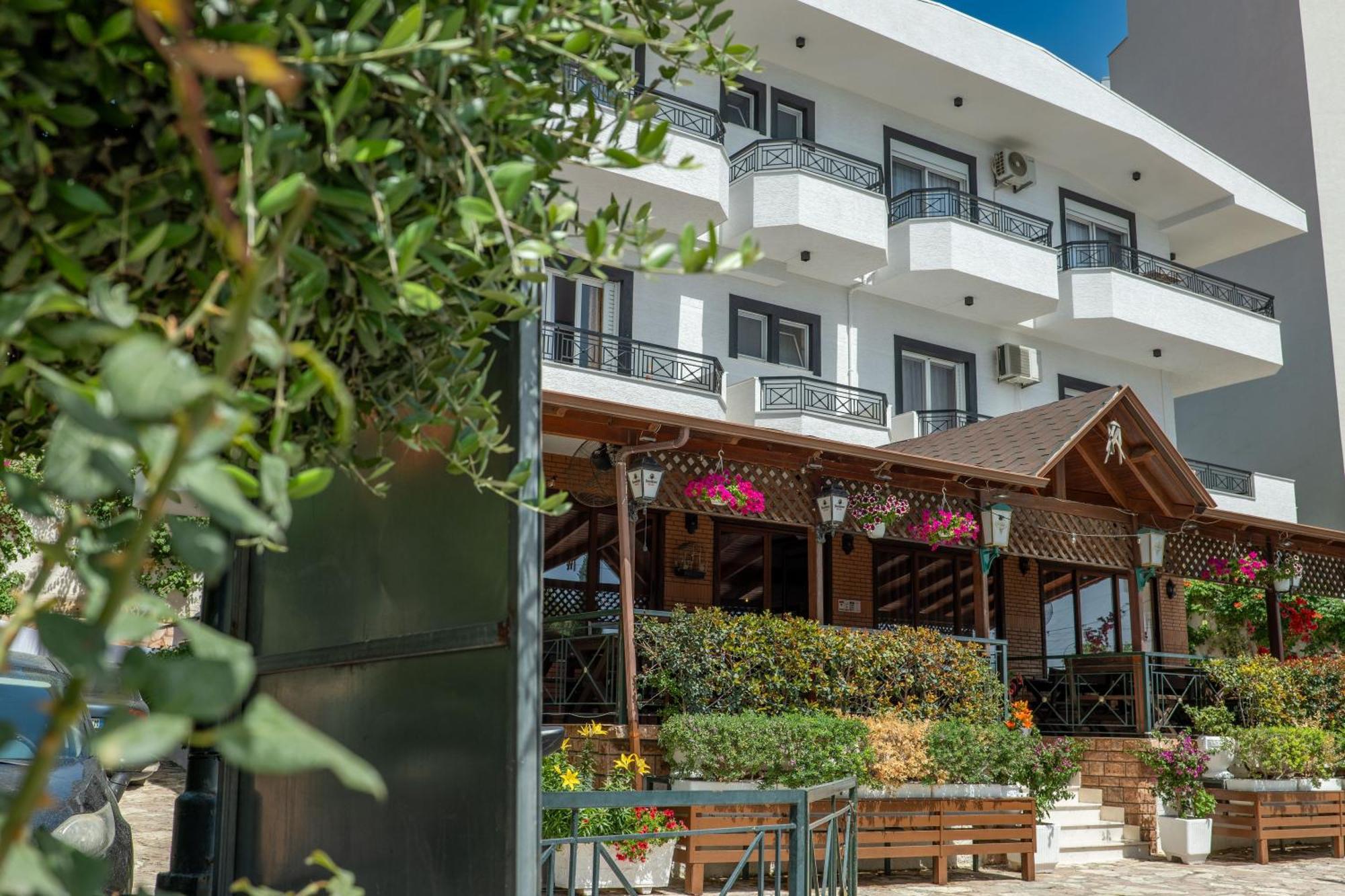 Sunkised Hotel Sarandë 외부 사진
