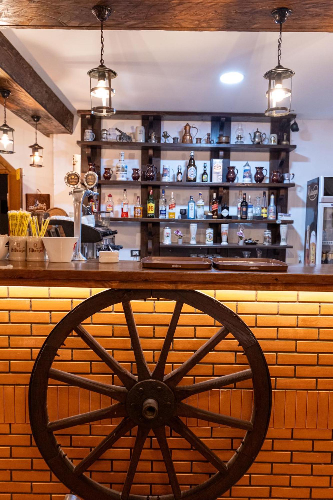 Sunkised Hotel Sarandë 외부 사진