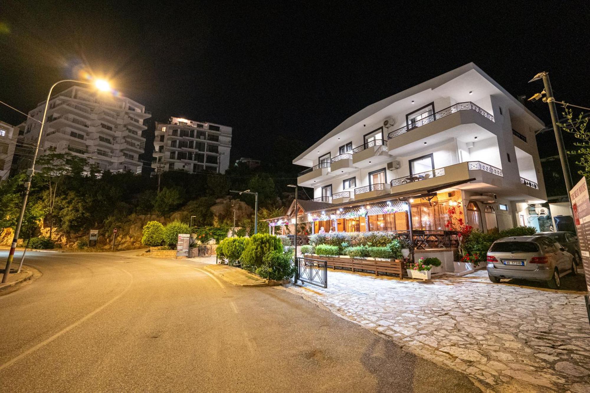 Sunkised Hotel Sarandë 외부 사진