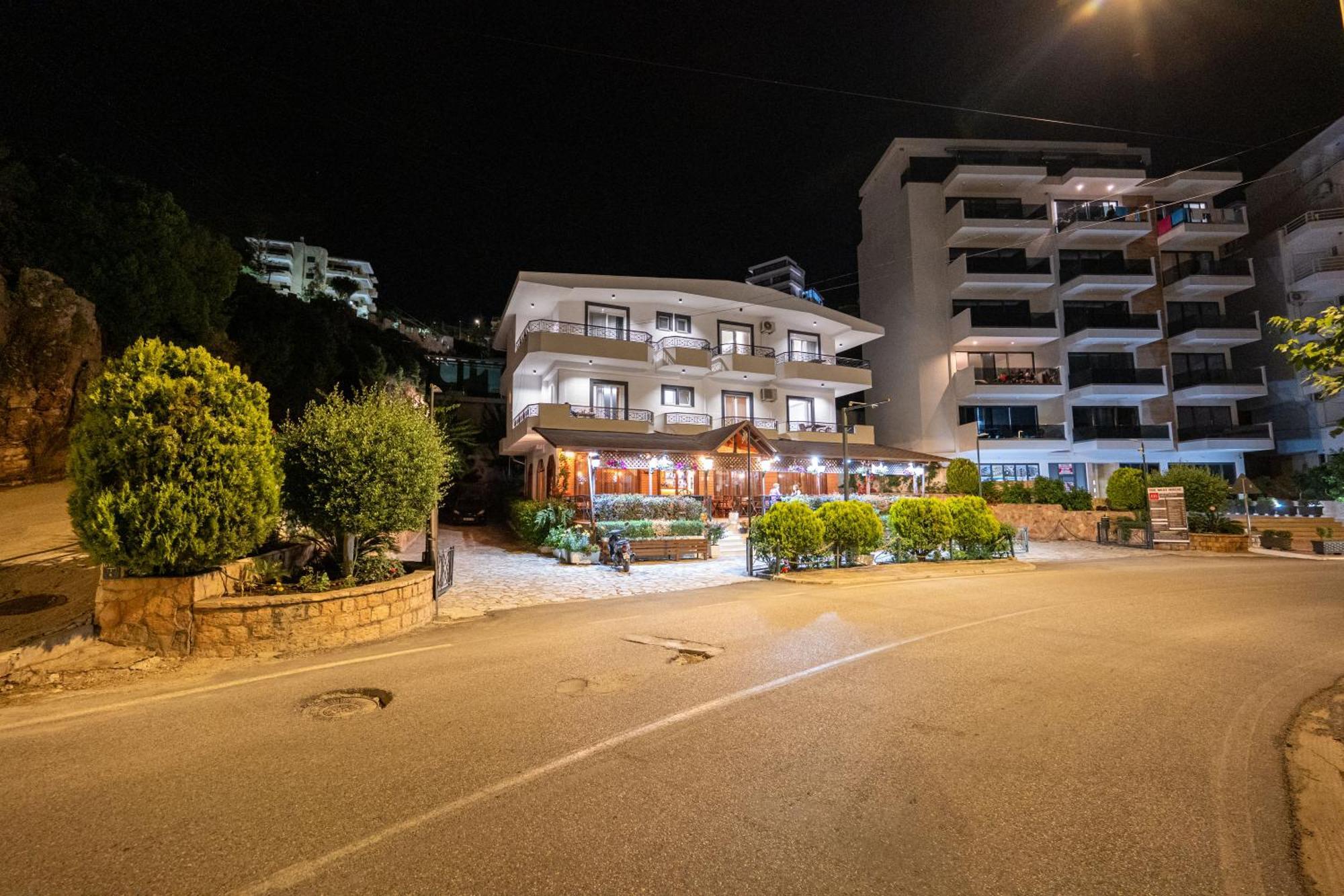 Sunkised Hotel Sarandë 외부 사진