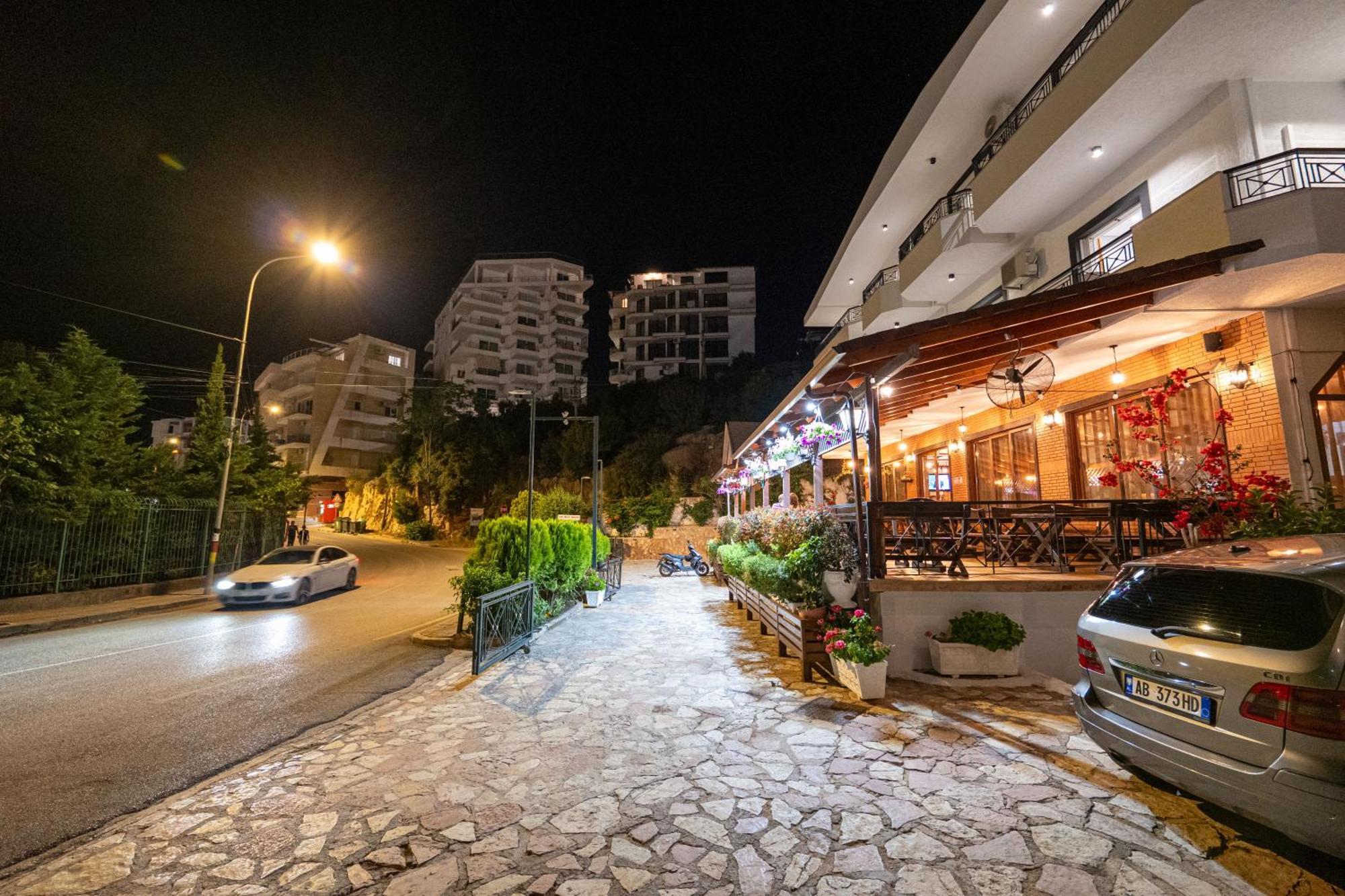 Sunkised Hotel Sarandë 외부 사진