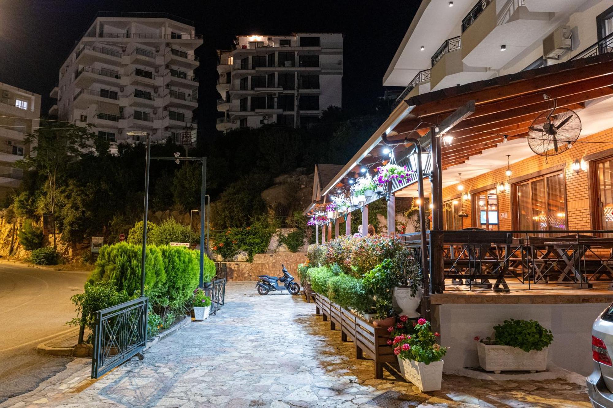 Sunkised Hotel Sarandë 외부 사진