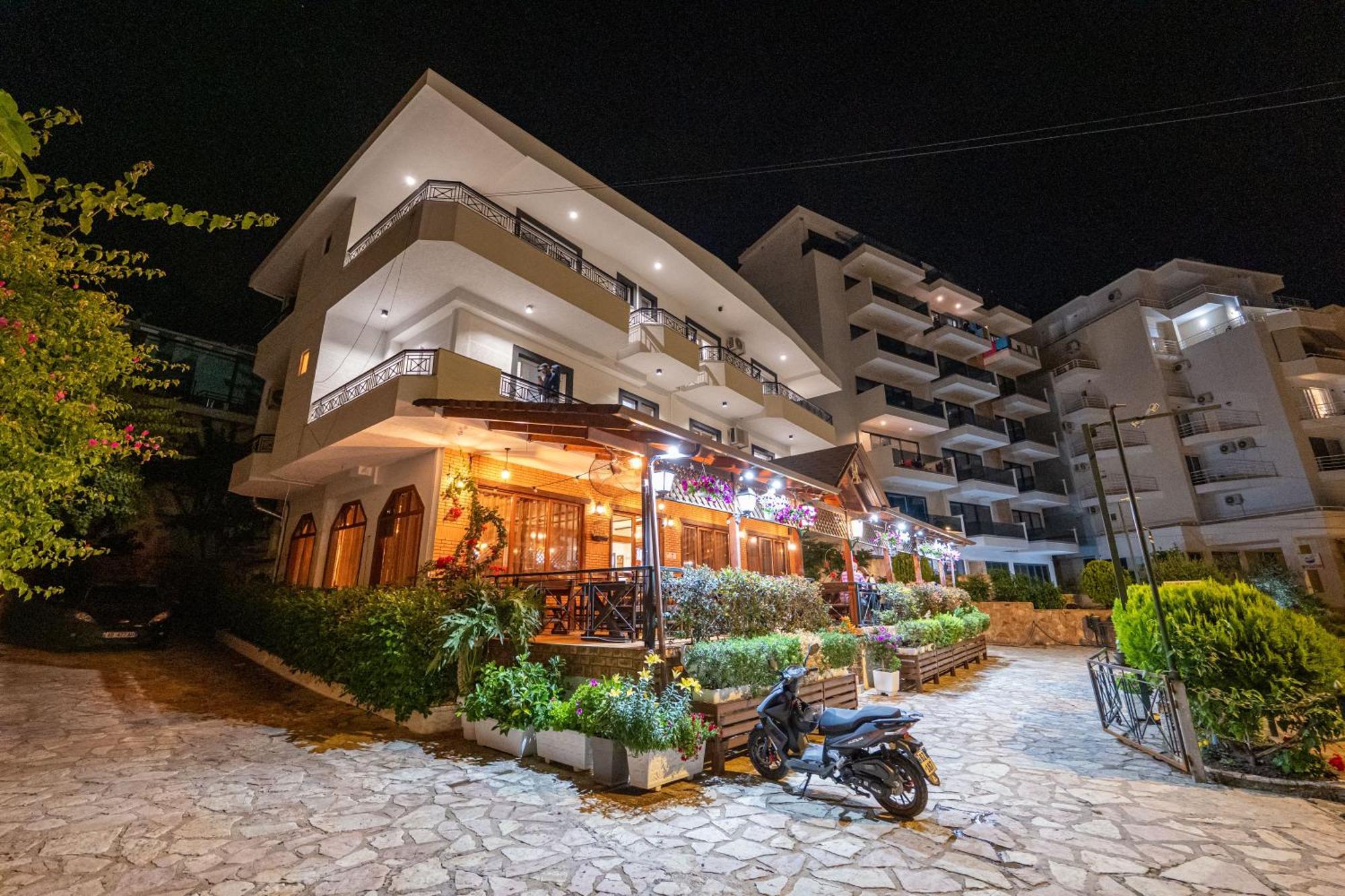 Sunkised Hotel Sarandë 외부 사진