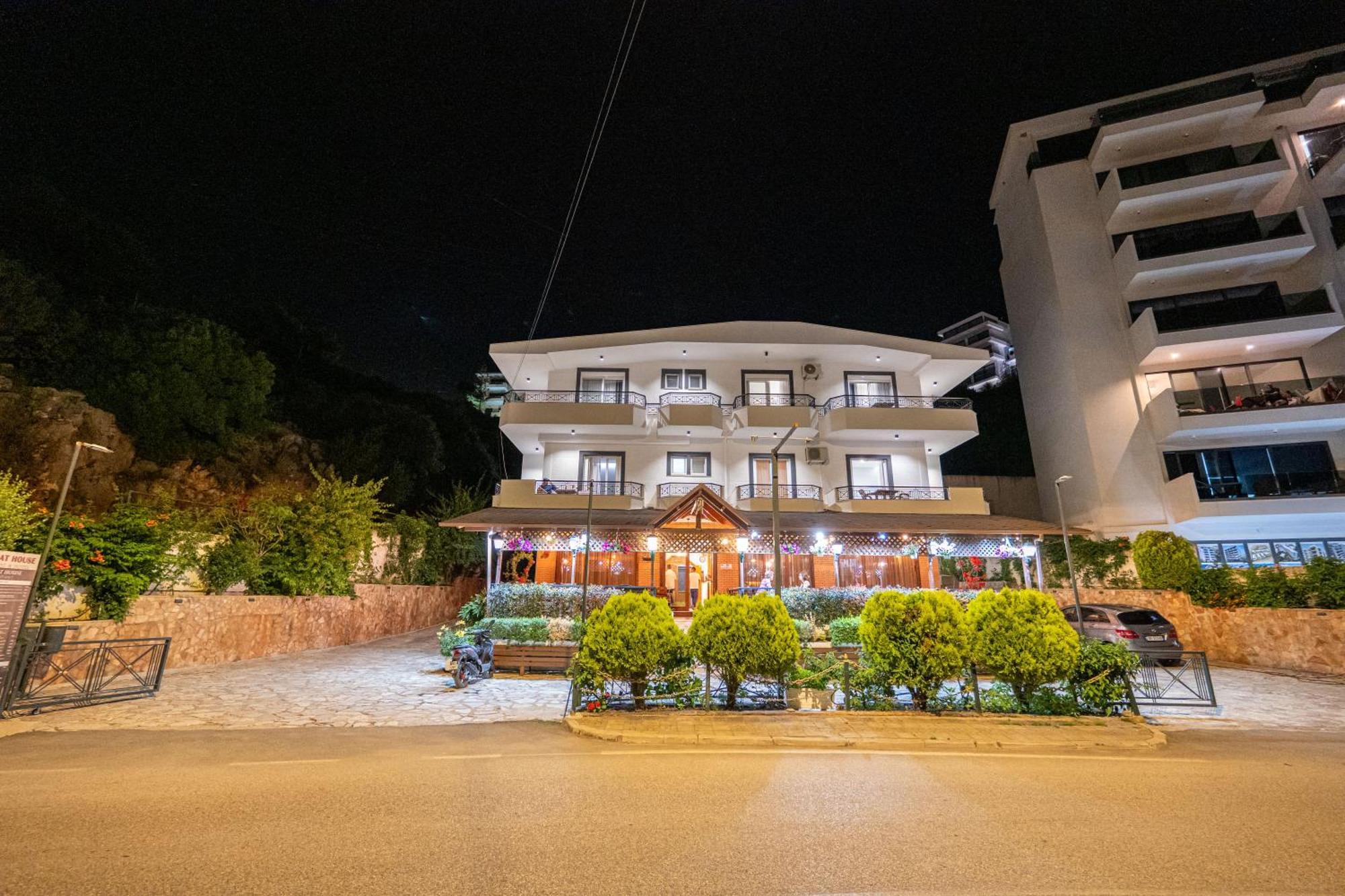 Sunkised Hotel Sarandë 외부 사진