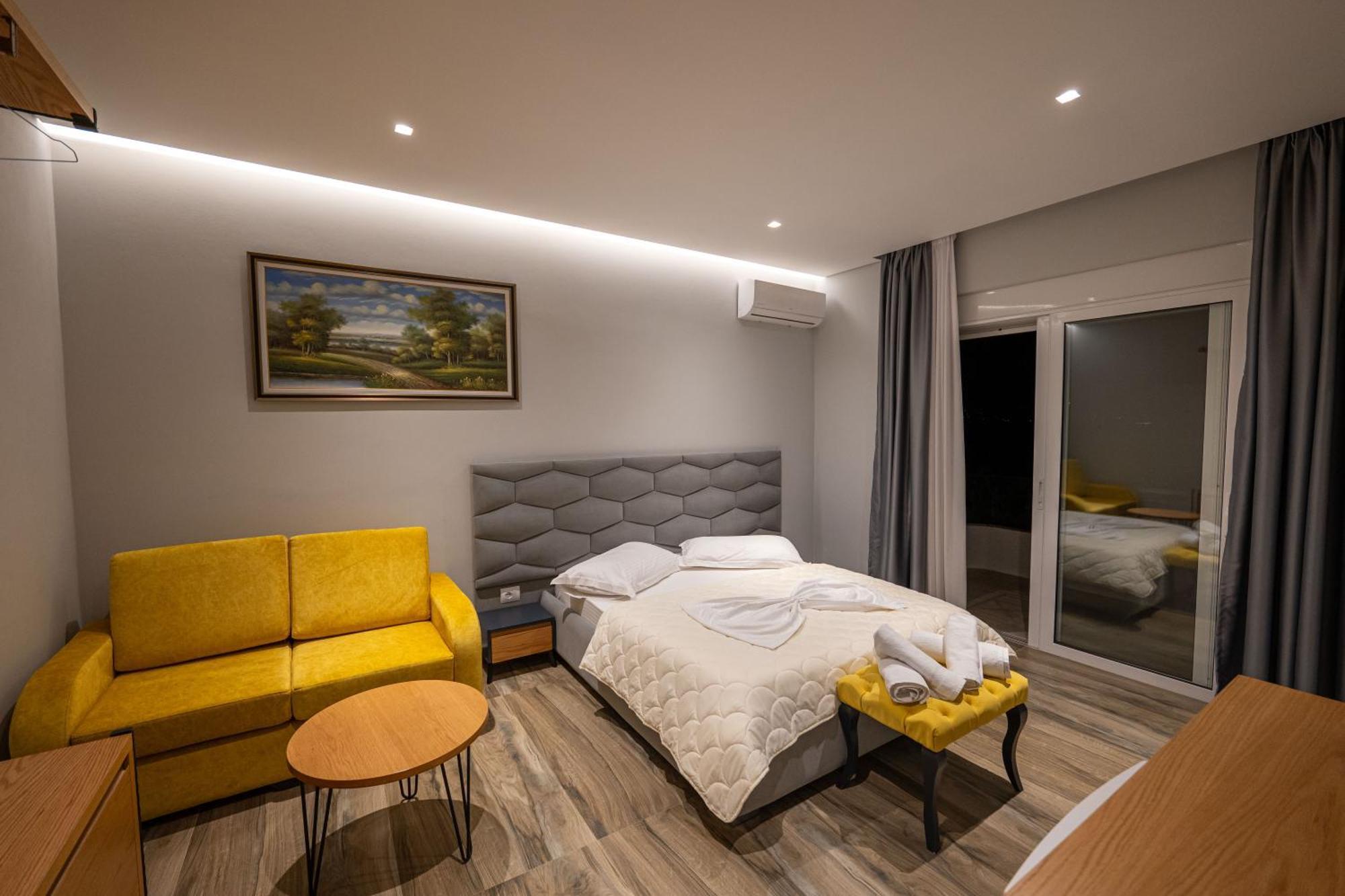 Sunkised Hotel Sarandë 외부 사진